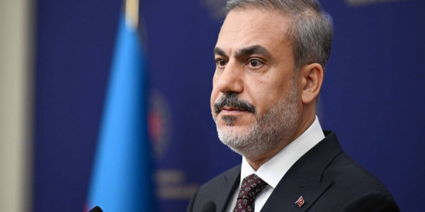 Hakan Fidan Parisə səfərə gedib