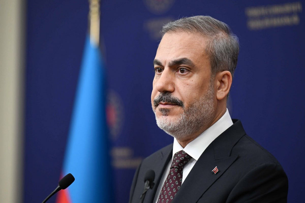 Hakan Fidan Parisə səfərə gedib