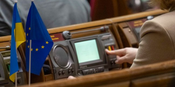 Ukraynada hərbi vəziyyətlə bağlı yeni qərar: Müddət daha 90 gün artırılır