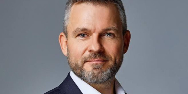 Slovakiya Prezidenti Peter Pelleqrini Azərbaycana rəsmi səfərə gəlib