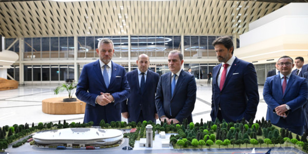 Slovakiya Prezidenti Füzuli aeroportundan təyyarə ilə Bakı şəhərinə yola düşüb