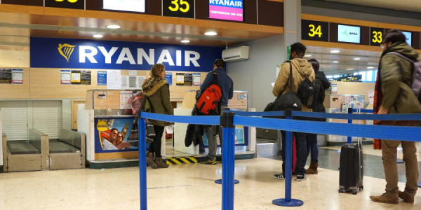 Hava limanında növbəni qısaldan sadə üsul açıqlanıb