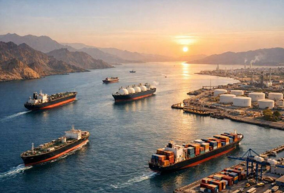 Hörmüz boğazında naməlum gəmilər atəşə tutulub