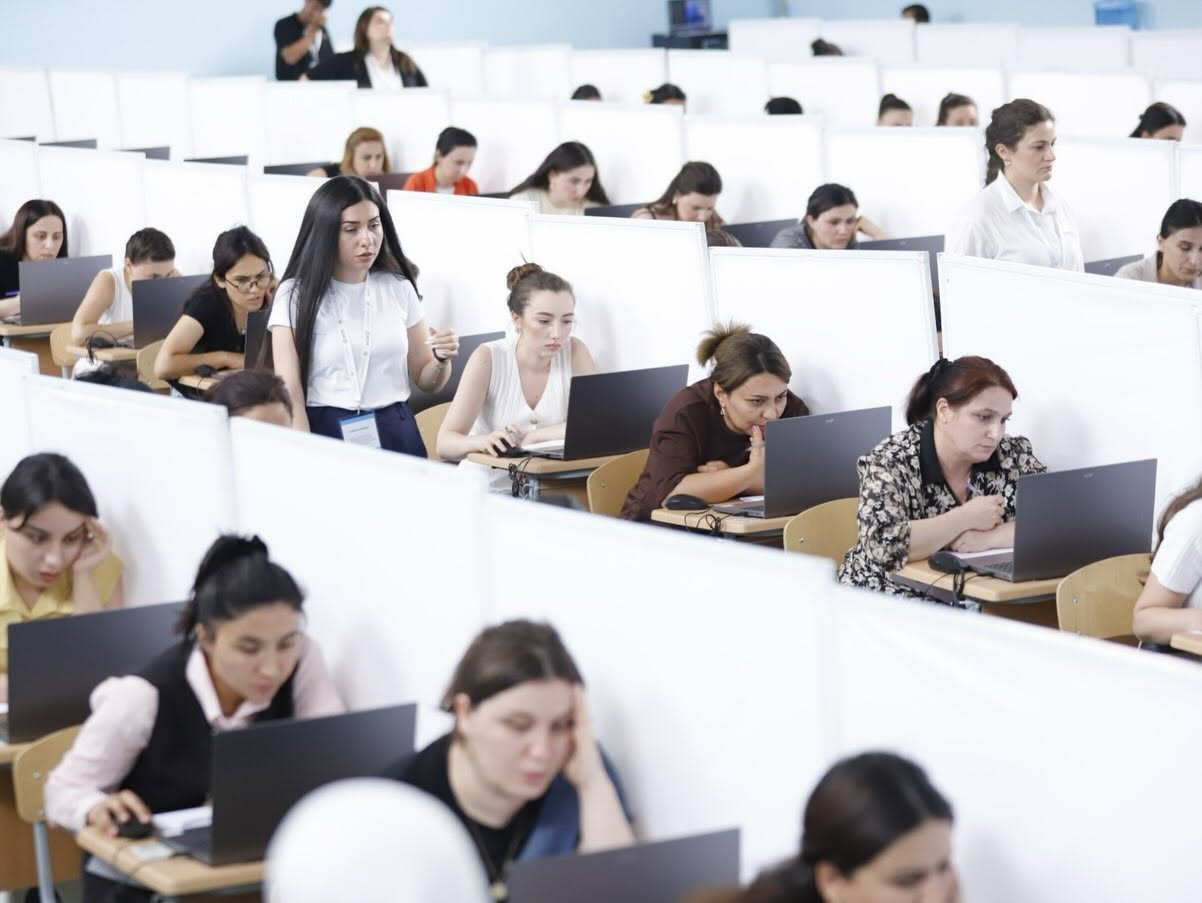 Müəllimlərin işə qəbulu üzrə müsabiqənin test imtahanı mərhələsinə başlanılıb
