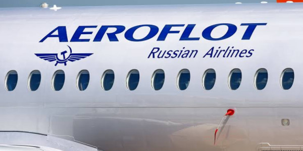 "Aeroflot"un sərnişinləri Ermənistanda 12 saatdan çox gözləyiblər