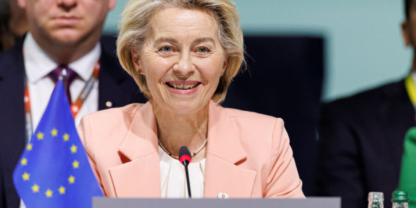 Leyen: Aİ Kiyevə dron istehsalı üçün təhlükəsiz yerlər təmin edə bilər