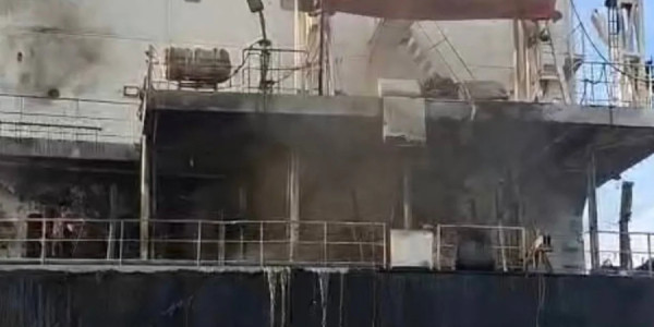 Odessa yaxınlığında dronla vurulan gəmidən xilas edilən azərbaycanlılar Vətənə yola salınıb