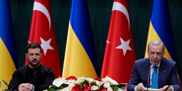 Zelenski və Putin arasında kritik görüşə Türkiyə ev sahibliyi edə bilər