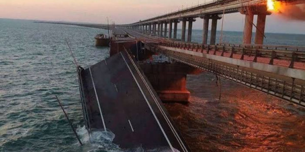 Krım körpüsündə gərgin anlar: keçidə qadağa tətbiq olundu