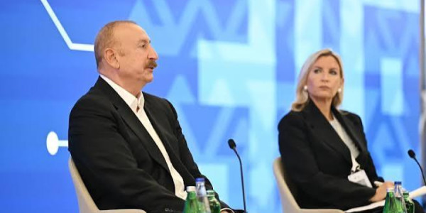 Avropa Komissiyası ilə münasibətləri ayrı-ayrı deputatlar poza bilməz