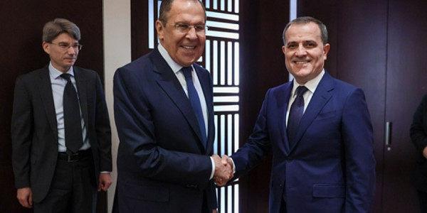 Ceyhun Bayramov və Sergey Lavrov arasında görüş başlayıb