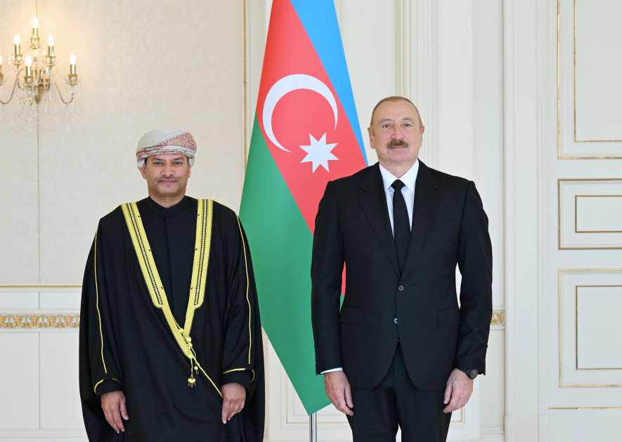 Prezident İlham Əliyev Omanın Azərbaycanda yeni təyin olunmuş səfirinin etimadnaməsini qəbul edib