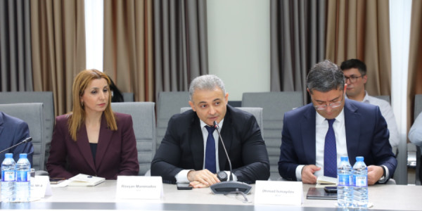 “Mediada Azərbaycan dili” mövzusunda keçirilən təlim proqramı yekunlaşıb