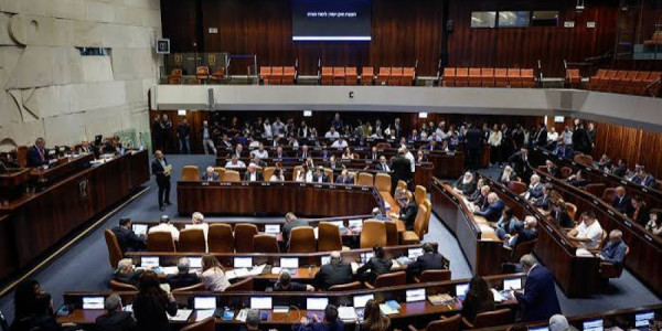 İsrail parlamenti özünü buraxıb