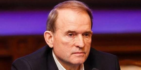 Medvedçuk: Ukraynada əsas siyasi mübarizə Fedorovla Zelenski arasında gedir