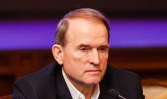 Medvedçuk: Ukraynada əsas siyasi mübarizə Fedorovla Zelenski arasında gedir
