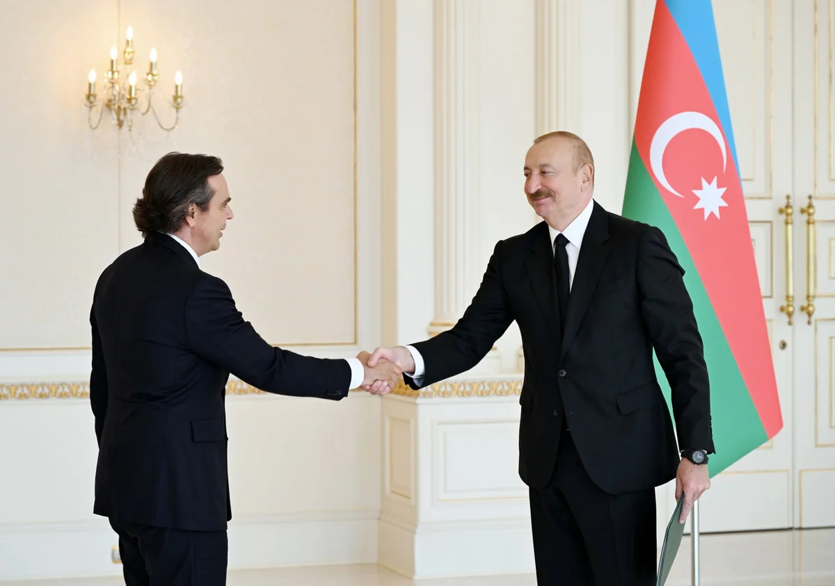 İlham Əliyev Braziliyanın Azərbaycanda yeni təyin olunmuş səfirinin etimadnaməsini qəbul edib