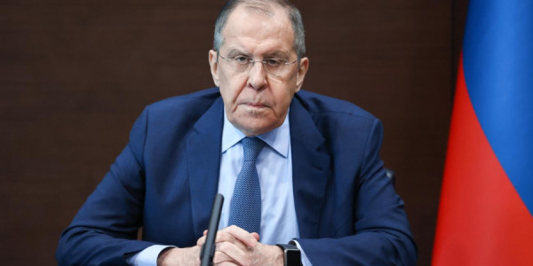 Lavrov və BƏƏ XİN rəhbəri Fars körfəzindəki vəziyyəti müzakirə edib