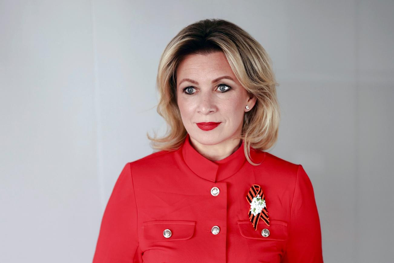 Zaxarova Almaniya səfirinin əlini niyə sıxmadığını açıqlayıb