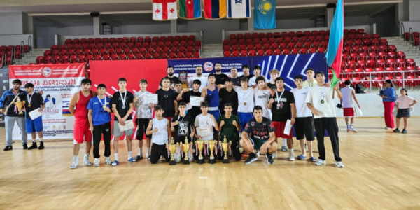Azərbaycan boksçuları Gürcüstanda 13 medal qazanıblar