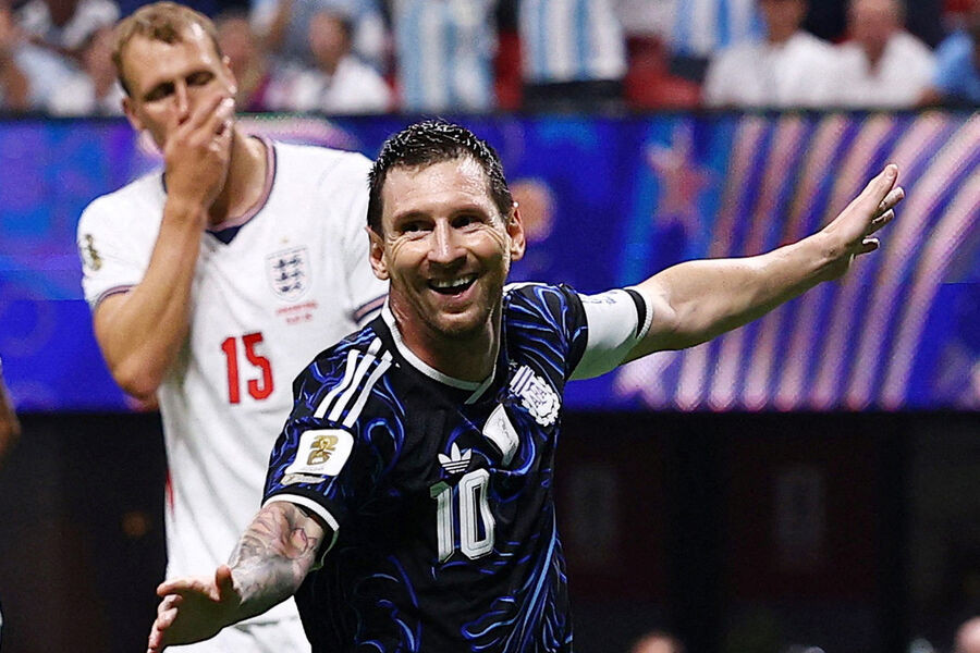 Ağ Ev Argentina futbolçularının Folklend adaları ilə bağlı etirazını müdafiə edib