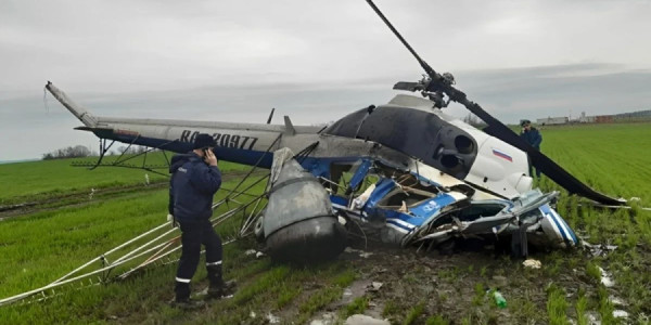 Kənd təsərrüfatı helikopteri yerə çırpıldı, pilot həyatını itirdi