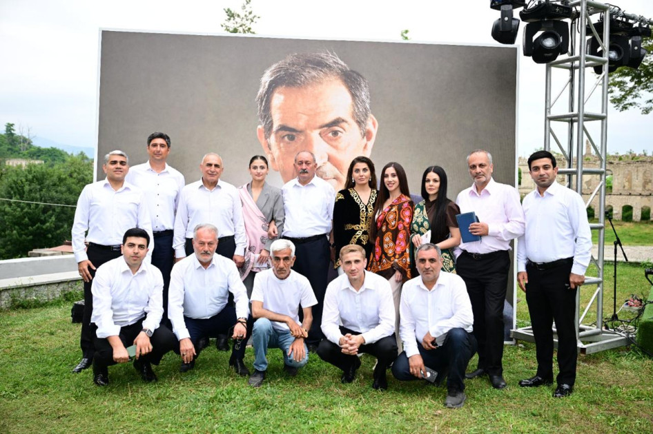 Şuşada “Heydərbabaya salam” kompozisiyası nümayiş olunub