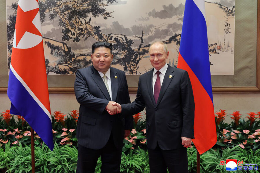 Lavrov: Putin və Kim Çen In etibarlı dialoqu davam etdirirlər