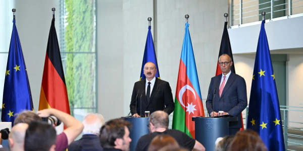 İlham Əliyev və Federal Kansler Fridrix Merts mətbuata bəyanatlarla çıxış ediblər - YENİLƏNİB