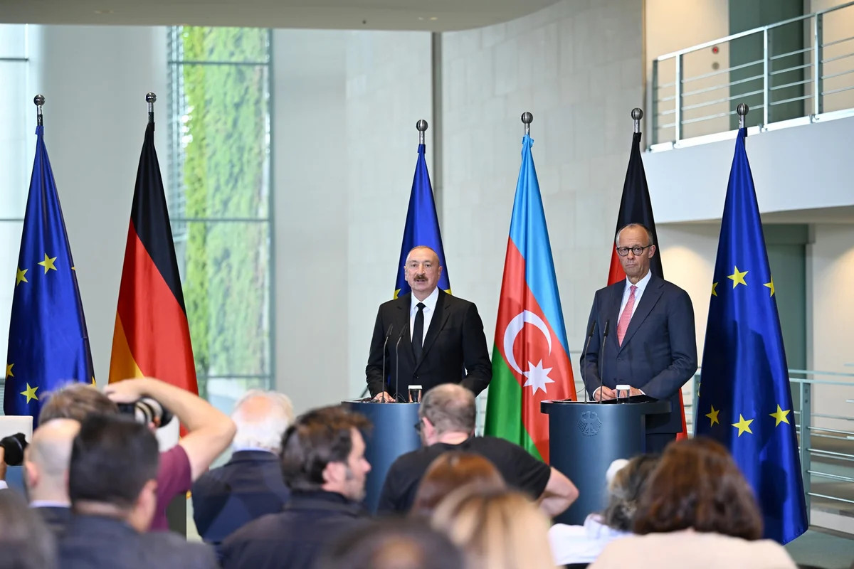 İlham Əliyev və Federal Kansler Fridrix Merts mətbuata bəyanatlarla çıxış ediblər - YENİLƏNİB