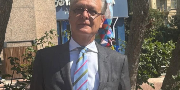 Almaniyanın Azərbaycana yeni səfiri Bakıda fəaliyyətə başladı