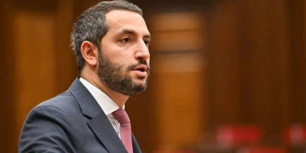 Rubinyan daha 4 məmur vəzifədən azad etdi
