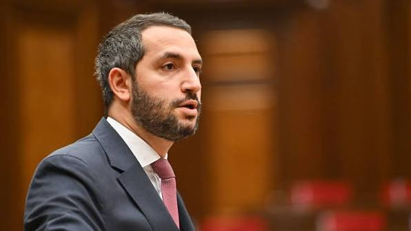 Rubinyan daha 4 məmur vəzifədən azad etdi