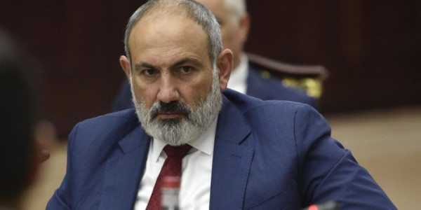 Qarabağ ermənilərinin siyasətçisi Paşinyandan üzr tələb edir