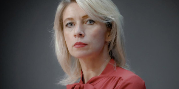 Zaxarova: Qərb danışıqlardan müharibəyə hazırlıq üçün istifadə edir