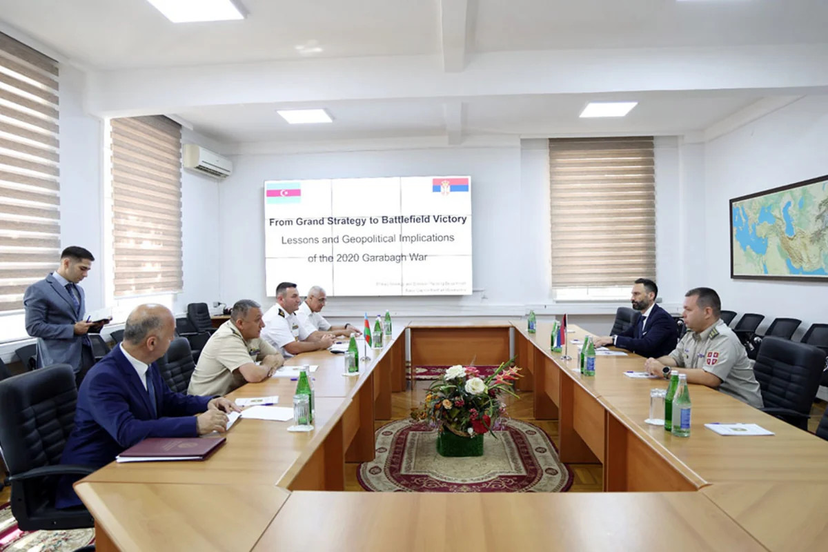 Serbiya Müdafiə Nazirliyinin nümayəndə heyəti Azərbaycanda səfərdə olub