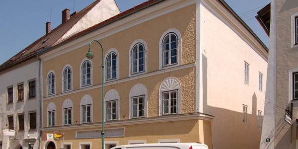 Hitlerin evi polis bölməsinə çevrildi