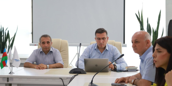 Hiperkitap rəqəmsal verilənlər bazasının nümayəndələri ilə MEK-də görüş keçirilib