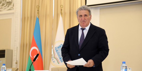 Cross Medianın baş redaktoru mükafatlandırıldı