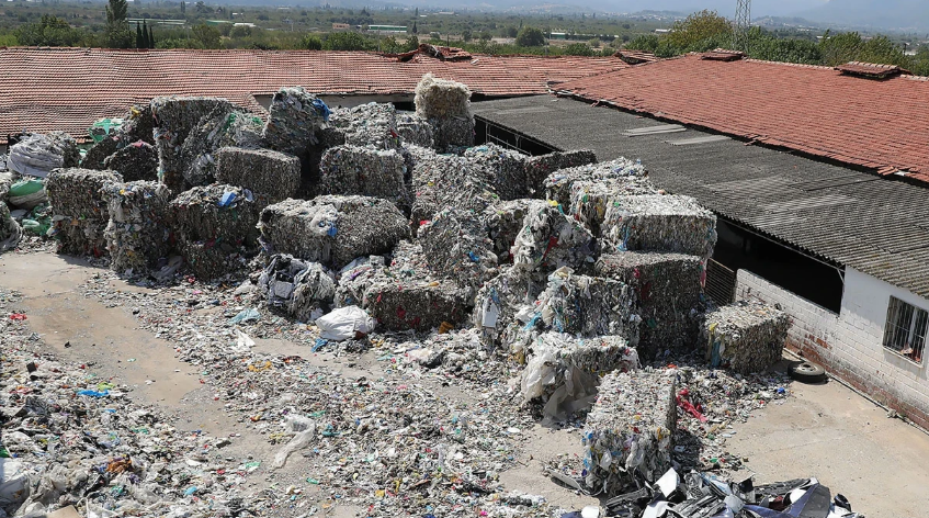 Aİ plastik tullantılarının üçdə birini Türkiyəyə göndərir