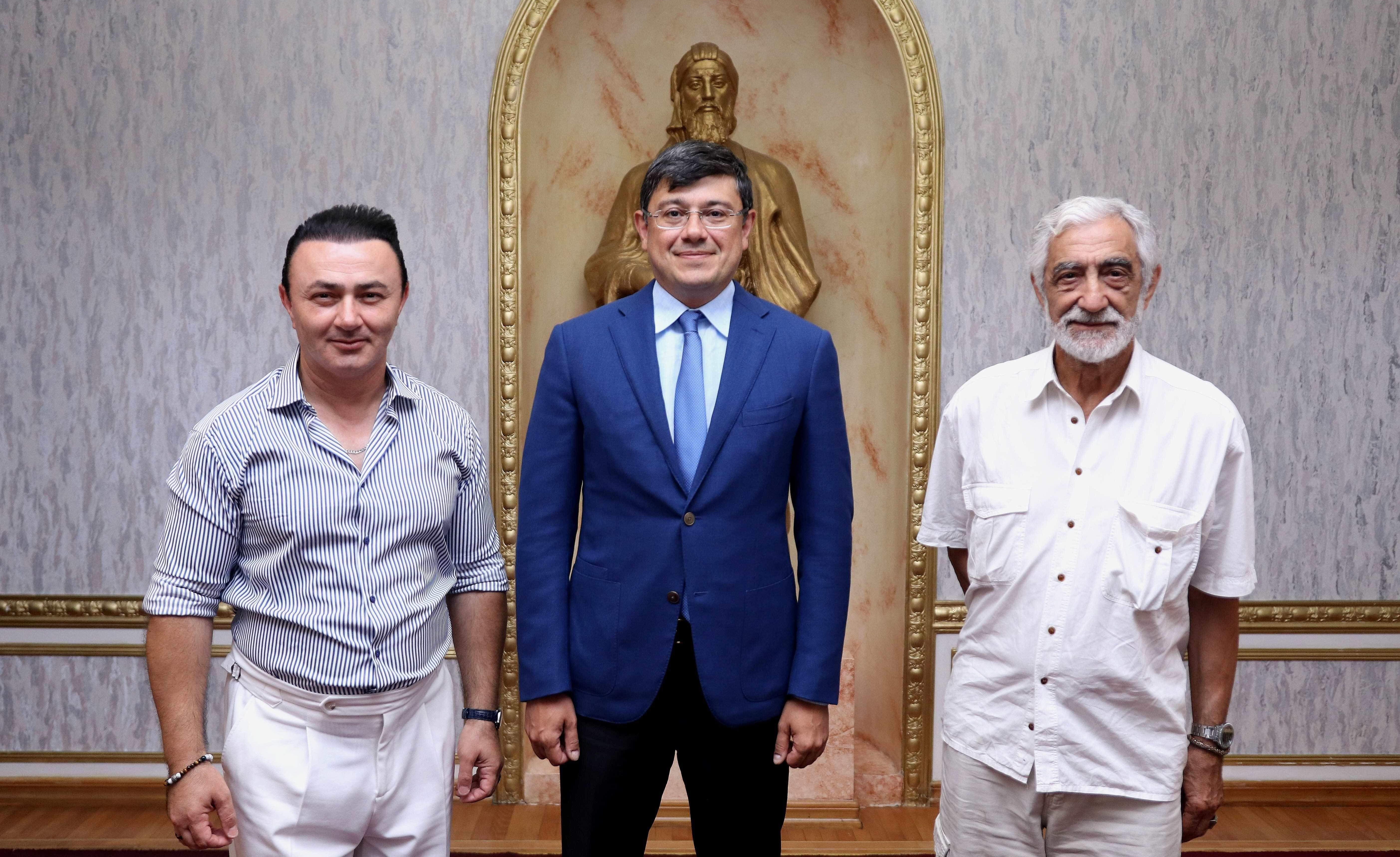 Fuad Muradov diaspor nümayəndələri ilə görüşüb