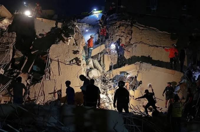 Möcüzə: Venesuelada 28 gün sonra dağıntılar altından sağ çıxarıldılar