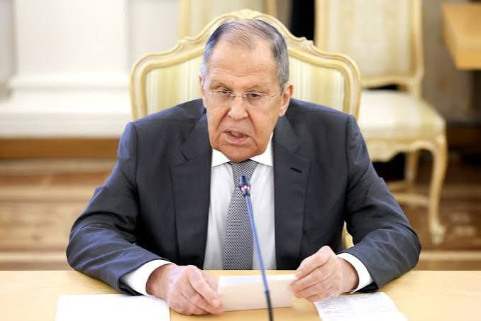 Lavrov: Rusiya Ukraynada siyasi-diplomatik həll yolundan imtina etməyib