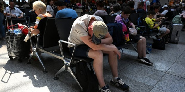 Moskva aeroportlarında 120-dən çox reys gecikib