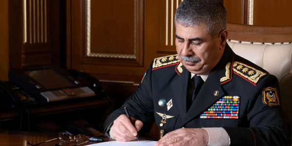 Azərbaycan müdafiə naziri Pakistana başsağlığı verib