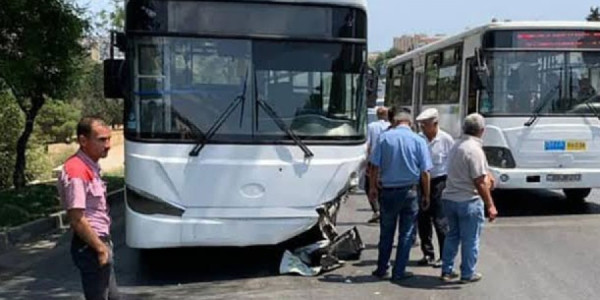İki avtobusun toqquşması zamanı xəsarət alanların vəziyyəti açıqlanıb