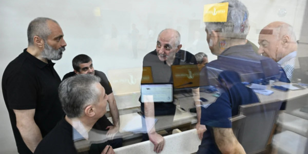 Ermənistan vətəndaşlarının şikayətləri üzrə apellyasiya məhkəməsi dövlət ittihamını müdafiə edən prokurorların çıxışları ilə davam etdirilib