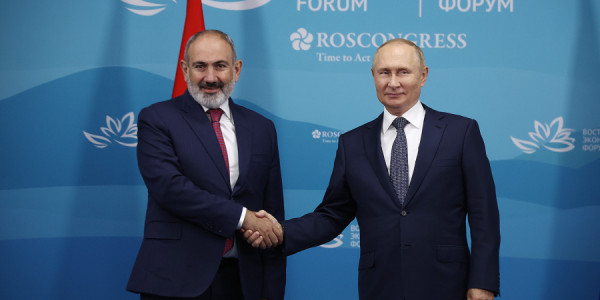 Paşinyan və Putin Ermənistan-Rusiya iqtisadi əlaqələrini müzakirə edib