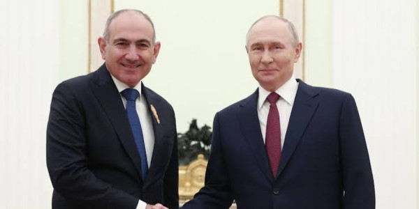 Paşinyan və Putin Ermənistan-Rusiya iqtisadi əlaqələrini müzakirə edib