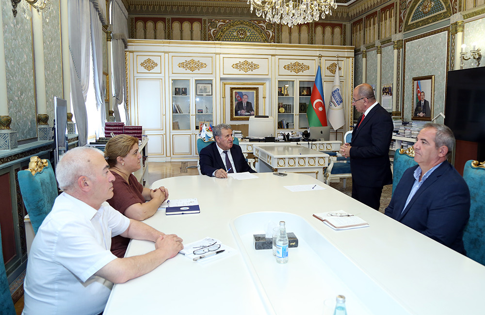 AMEA-da Şəki Regional Elmi Mərkəzinin gələcək fəaliyyətinə həsr olunmuş müşavirə keçirilib